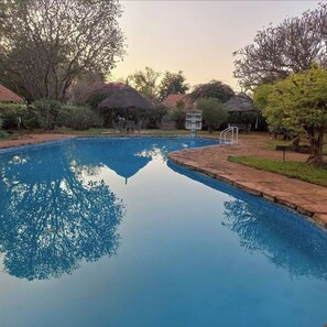 Outdoor pool - Tsavo Inn Mtito Andei (Mtito Andei)