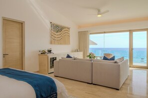 6 bedrooms, Internet, bed sheets - Villa Palma – Luxury Retreat on Swimmable Beach (Turistico Corredor)