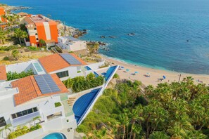 On the beach - Villa Palma – Luxury Retreat on Swimmable Beach (Turistico Corredor)