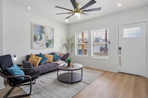 Living room - Minutes to Downtown: Spacious 4br/3ba Historic Gem (San Antonio)