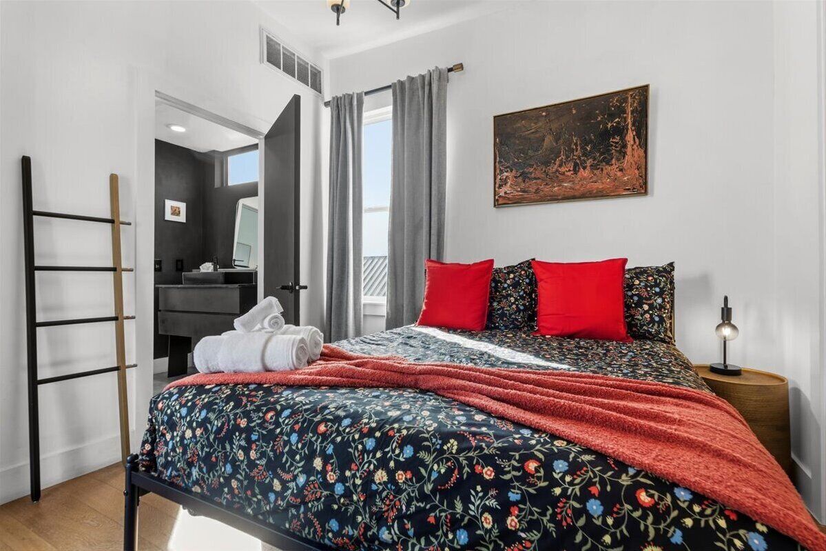 Pimennysverhot, silitysrauta/-lauta, ilmainen Wi-Fi