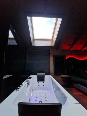 Interior - THĒNA | Chalet d'Exception Spa & Montagne (Jacuzzi & Love room) (Fraroz)