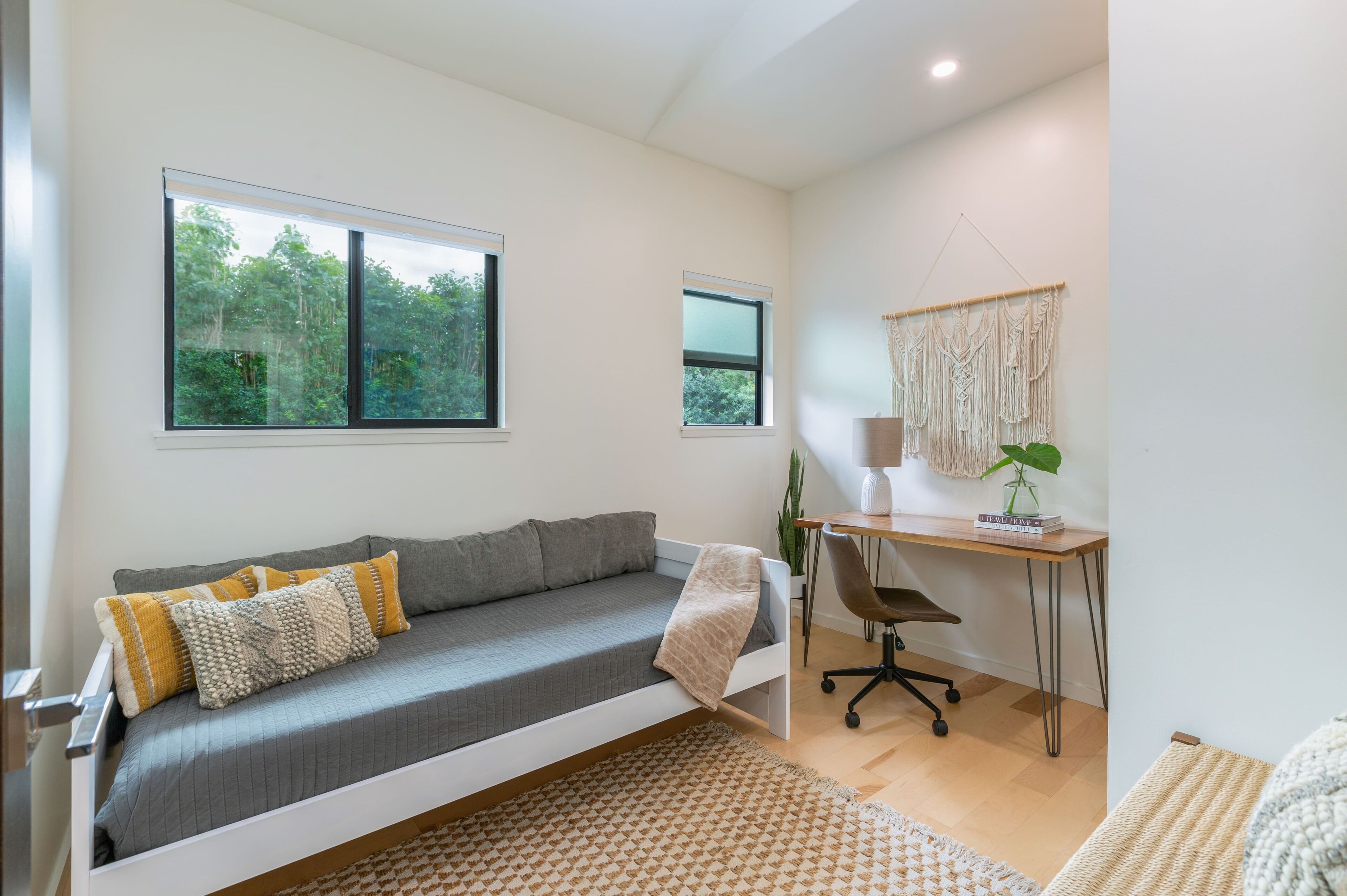 4 bedrooms, desk, iron/ironing board, WiFi