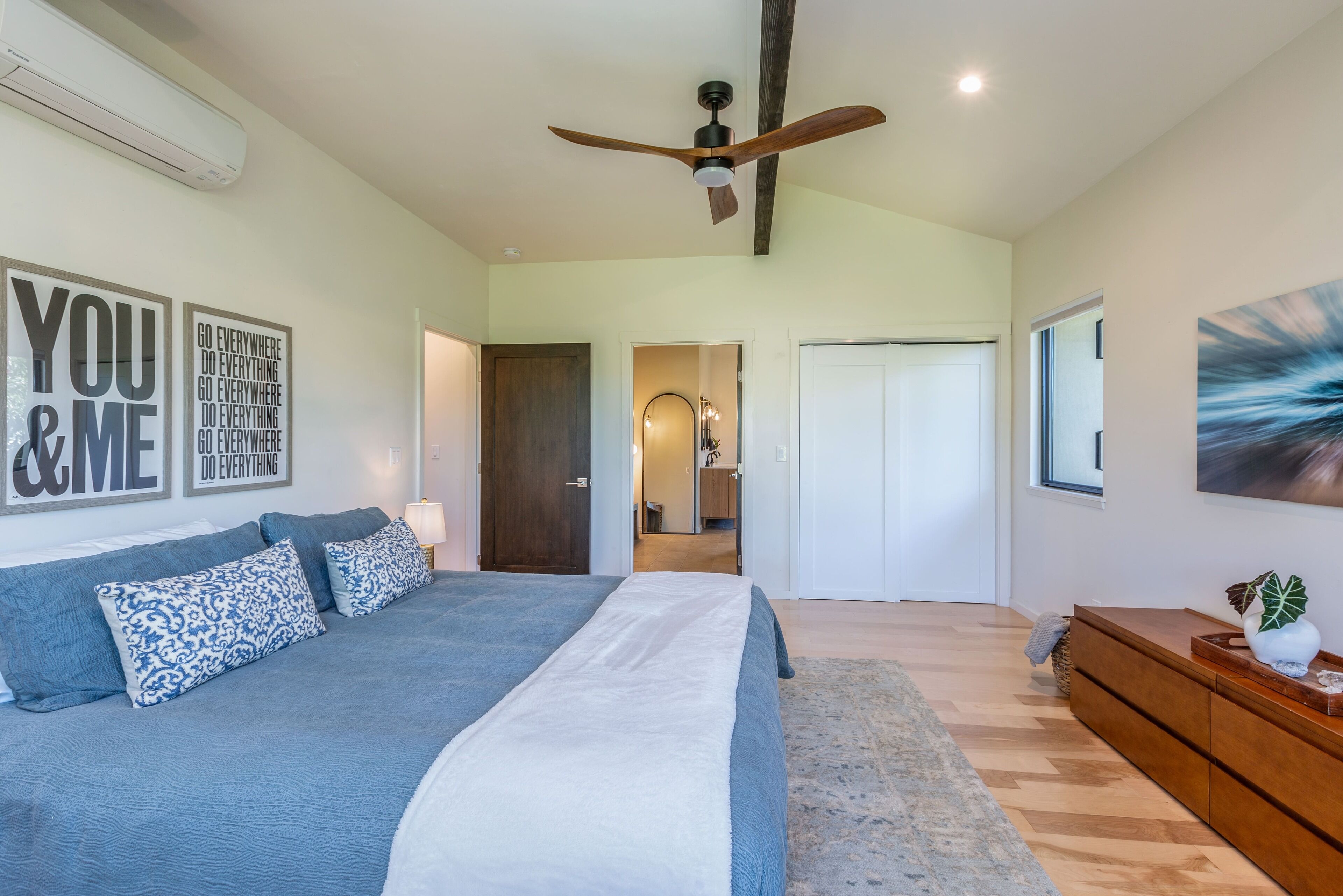 4 bedrooms, desk, iron/ironing board, WiFi