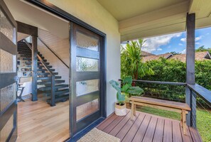 Terrace/patio - Hale Hou Nanea: 4  BR, 3.5  BA House in Princeville, Sleeps 10 (Princeville)