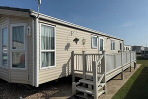 Exterior - Meadow Lakes 82 - Golden Palm Resort (Skegness)