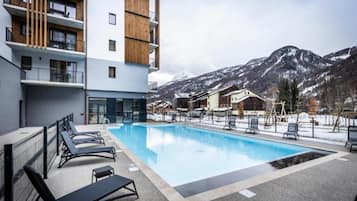 Apartment | Pool | Outdoor pool, a heated pool
