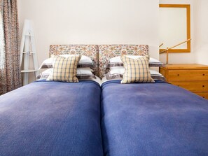 3 bedrooms, individually decorated, individually furnished, free WiFi - Gardeners Cottage (Chipping Norton)