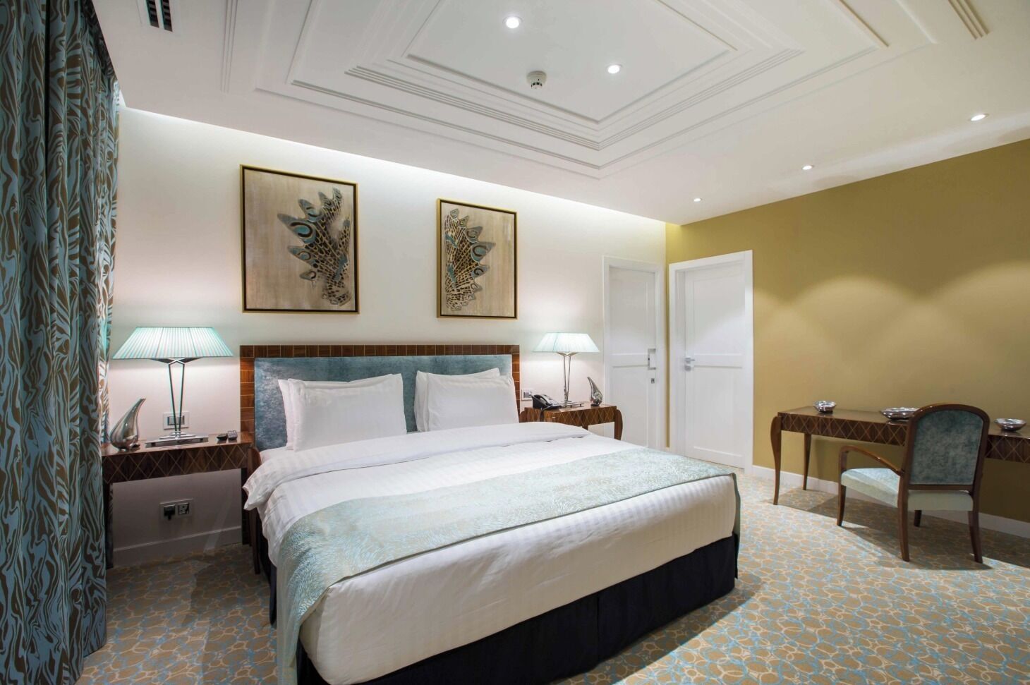 Työpöytä, silitysrauta/-lauta, ilmainen Wi-Fi