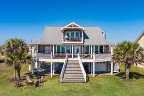 Exterior - Seagrape - Amazing beachfront, large lot, loaded with amentities! (Crystal Beach)