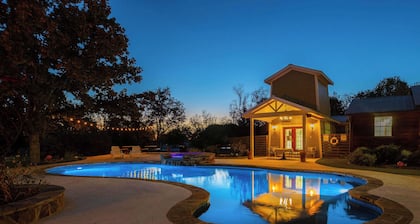 Tank House Stay for 2 - Access to Pool, Hot Tub