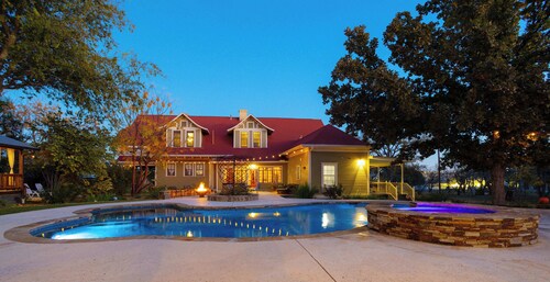 Tank House Stay for 2 - Access to Pool, Hot Tub