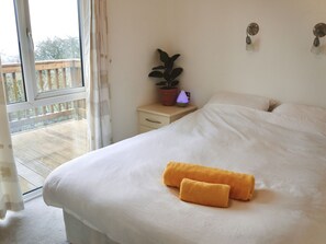 Cottage | 3 bedrooms, individually decorated, individually furnished, free WiFi - Lowena Lodge (Torpoint)