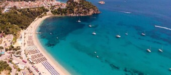 Sea View, Hot Tub, Lichnos Beach & Parga Parking