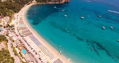 Sea View, Hot Tub, Lichnos Beach & Parga Parking