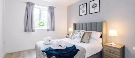 2 室のベッドルーム、アイロン / アイロン台、インターネット、ベッドシーツ