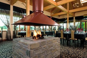 Dining - Landal Piperdam (Dundee)