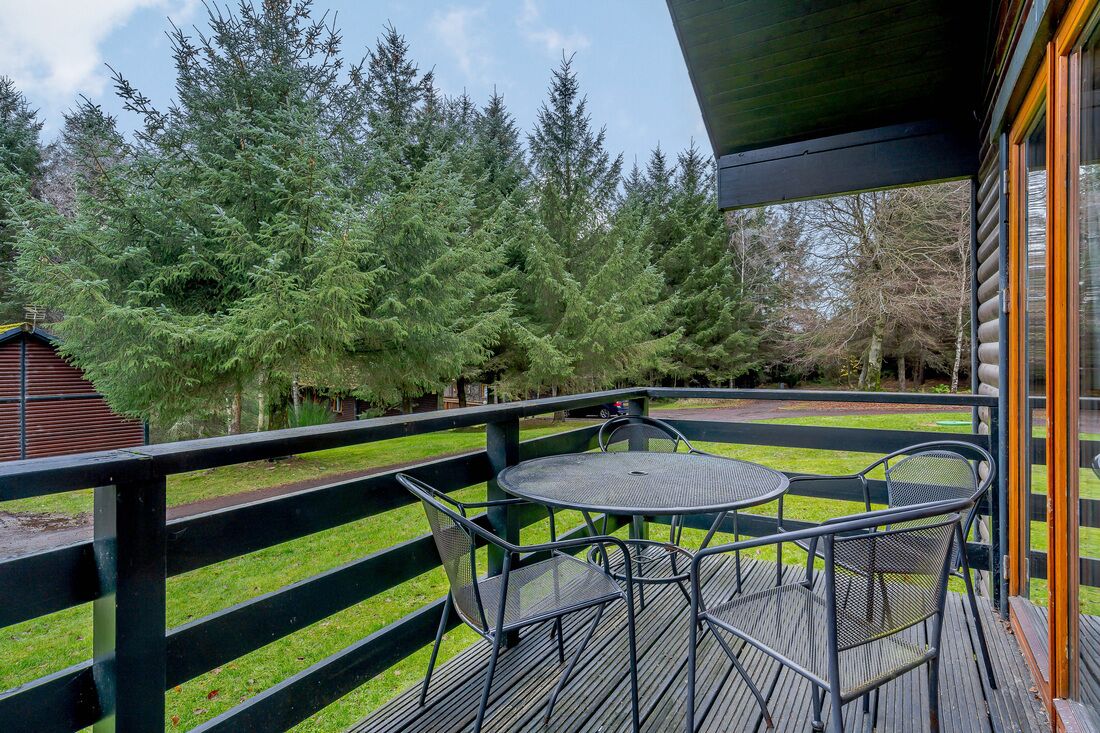 Classic Cabin | Outdoor dining
