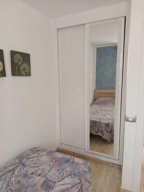 4 bedrooms, iron/ironing board, WiFi, bed sheets - Triplex del Duque (Fañabe)