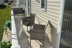 Terrace/patio - Meadow View 158 - Golden Palm Resort (Skegness)