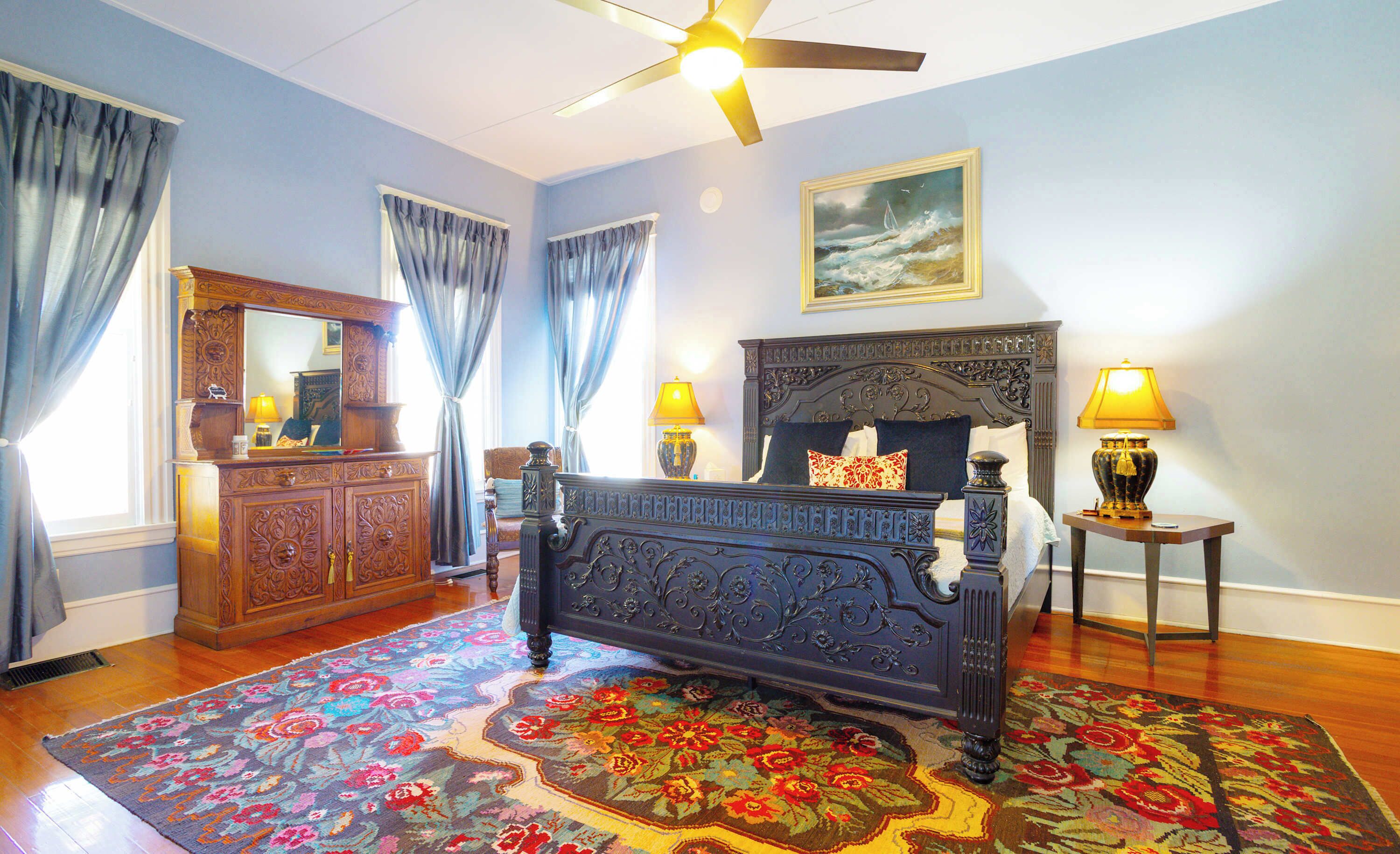 House, Multiple Beds, Patio, Pool View (1906 Haus) | 6 bedrooms, individually decorated, individually furnished, bed sheets