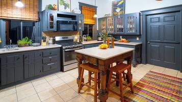 Rumah, Beberapa Tempat Tidur, patio, pemandangan kolam renang (1906 Haus) | Dapur pribadi