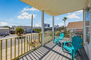 Terrace/patio - Walk to Beach | Private Pool & Hot Tub | Multi-Level Coastal Home (Panama City Beach)