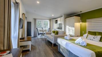 Luxury Cabin | Living area