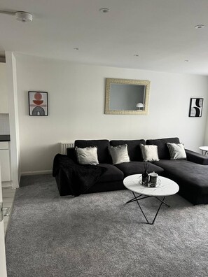 Living room - Charming 1-bedroom Apartment in Central London (London)