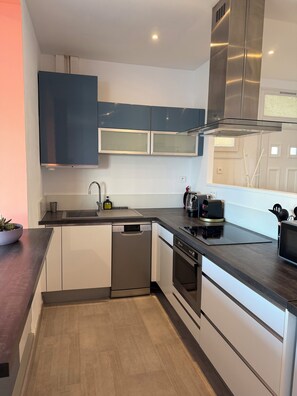 Private kitchen - Sea view apartment (La Seyne-sur-Mer)