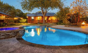 Outdoor pool, sun loungers - 1906 Estate For 21 Guests W/pool,hot Tub (Comfort)