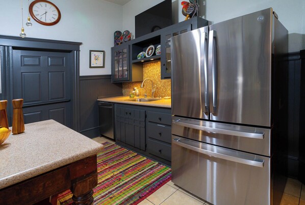 House, Multiple Beds, Patio, Pool View (1906 Estate ) | Private kitchen - 1906 Estate For 21 Guests W/pool,hot Tub (Comfort)