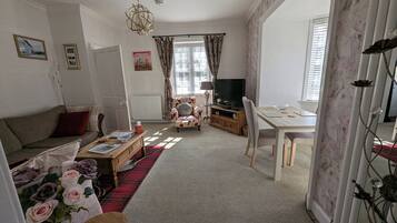 Smart TV, DVD player, books