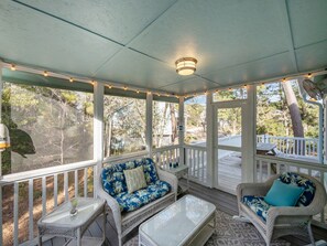 Terrace/patio - Emerald Escape | Dog-Friendly Coastal Retreat (Emerald Isle)