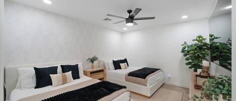 Ferros/tábuas de passar roupa, Wi-Fi, roupa de cama