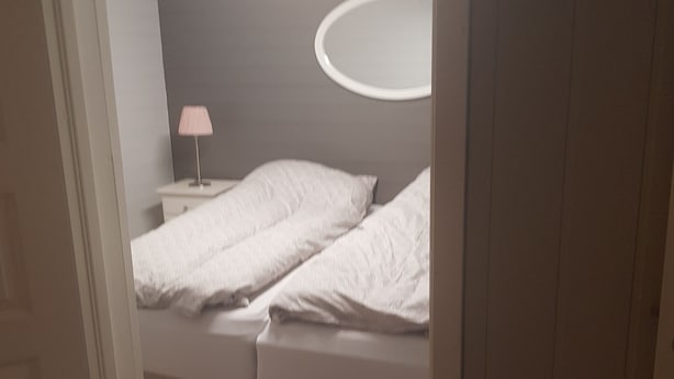 2 bedrooms - Room-cosy Living Room, Bedroom and Bathr (Askøy)