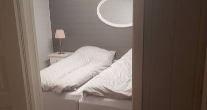 Room-cosy Living Room, Bedroom and Bathr