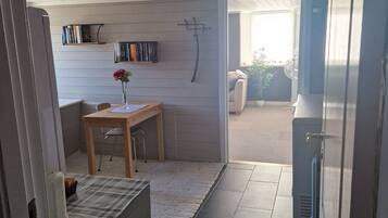 Room, 1 Bedroom, Smoking | Interior