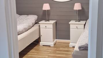 Room, 1 Bedroom, Smoking | 2 bedrooms