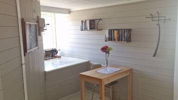 Room, 1 Bedroom, Smoking | Dining