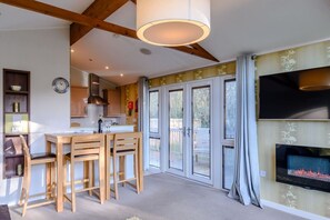 Interior - Cherry Tree, Woodland Lakes (Carlton Miniott)