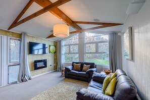 Living area - Cherry Tree, Woodland Lakes (Carlton Miniott)