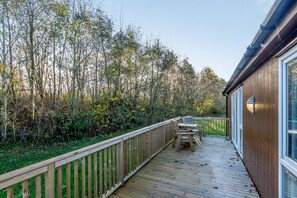 Terrace/patio - Cherry Tree, Woodland Lakes (Carlton Miniott)