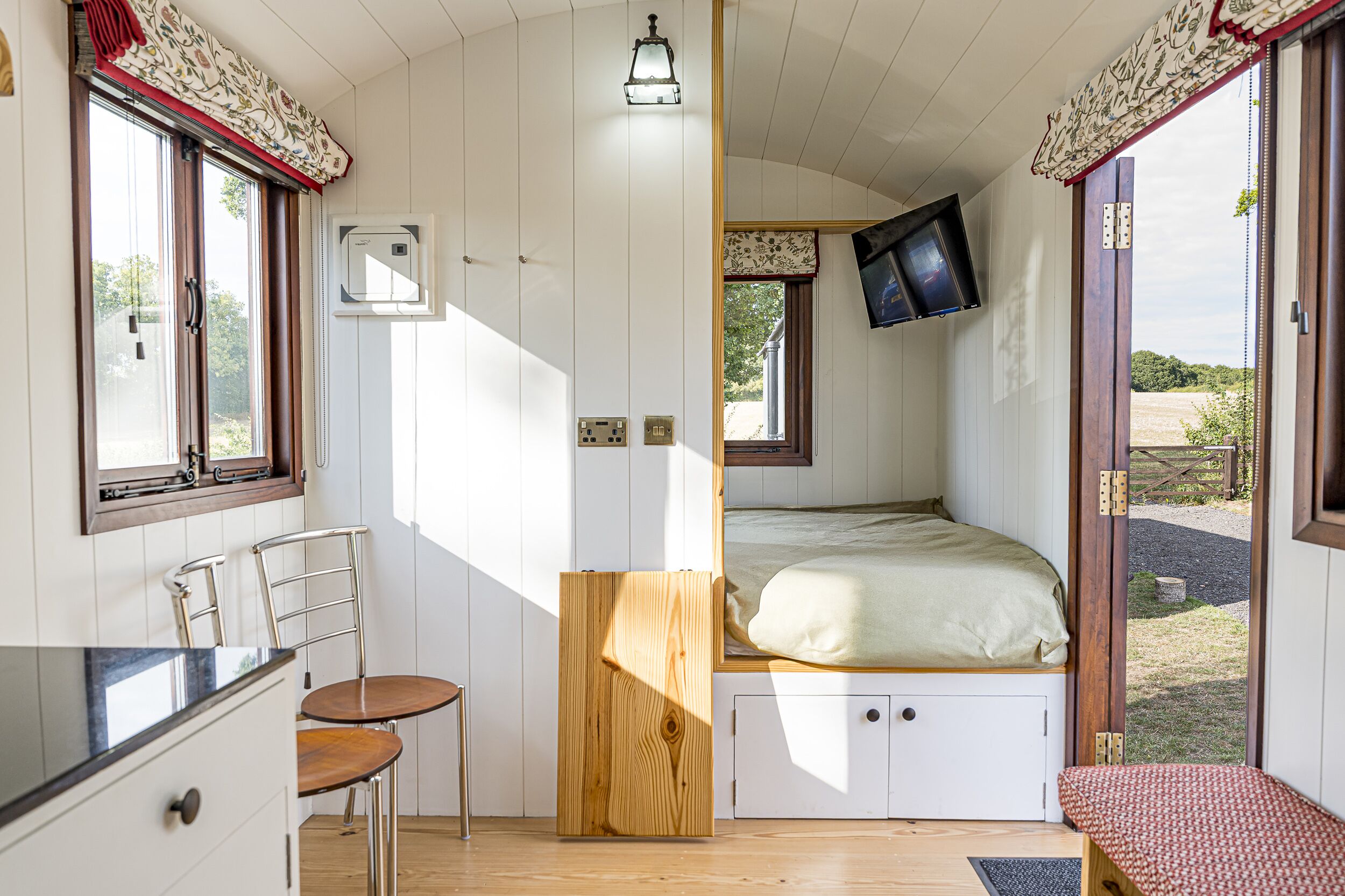 1 Schlafzimmer, individuell dekoriert, individuell eingerichtet