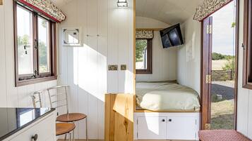 1 Schlafzimmer, individuell dekoriert, individuell eingerichtet