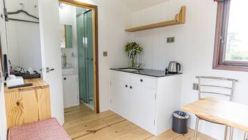 Cookware/dishes/utensils