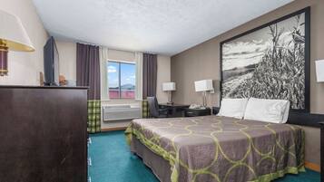 Meja, ruang kerja komputer riba, seterika/papan seterika, Wi-fi percuma