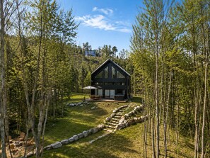 A modern two-story house surrounded by a forest. - Spa | Relaxation Net | Le Dormëa (Saint-Côme)