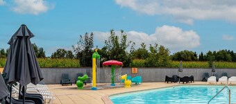 Caravan 'Nina's Mobilhome Am Europa Park' with Shared Pool and Private Terrace