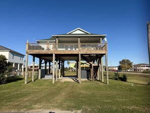 Property grounds - Boujee Beach - Crystal Beach (Bolivar Peninsula)